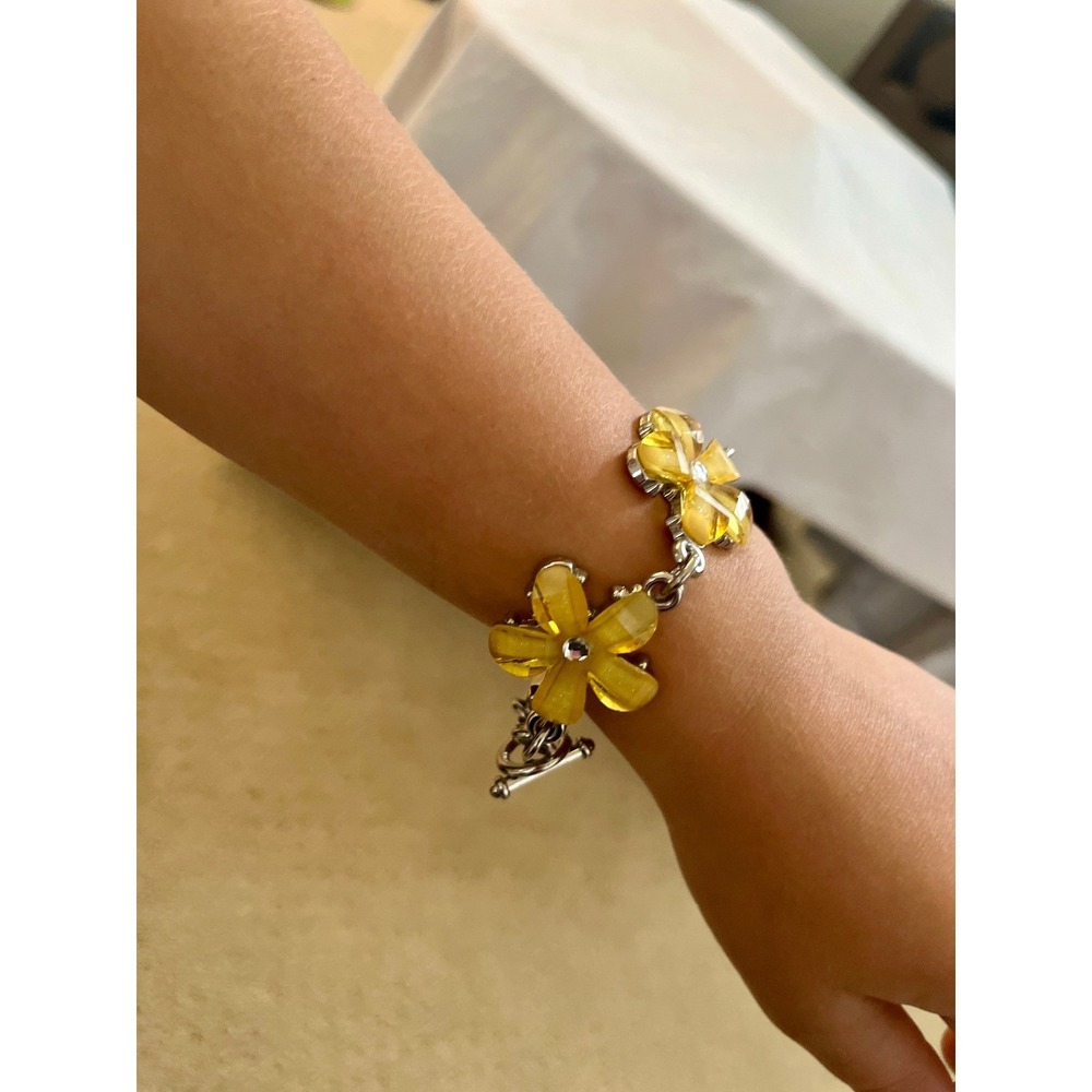 Vtg Y2K Yellow Daisy Flower Bracelet Lucite Resin Rhinestone Toggle Clasp 7.5 In